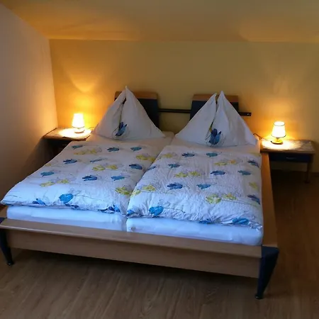 - Melanie Sankt Primus